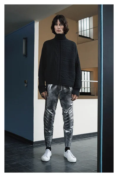 Look 24